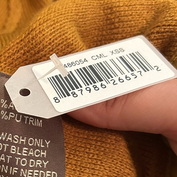 Patricia  Nash Cape - Picture 13 of 13